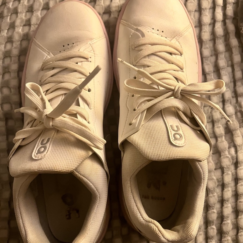 On Running Shoes - white and lavender